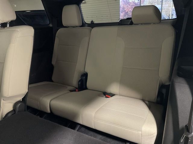 Used 2023 Chevrolet Traverse LS FWD image 24