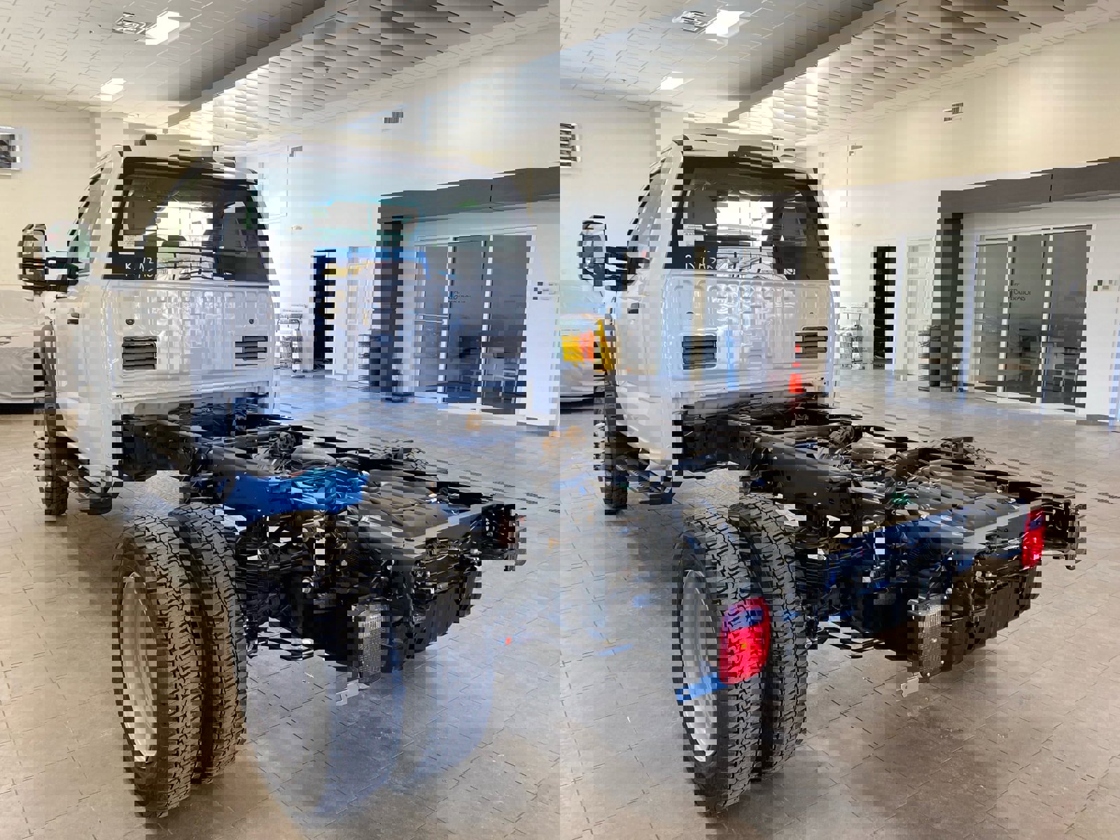 New 2026 Ford F550 4x4 Regular Cab Super Duty image 5