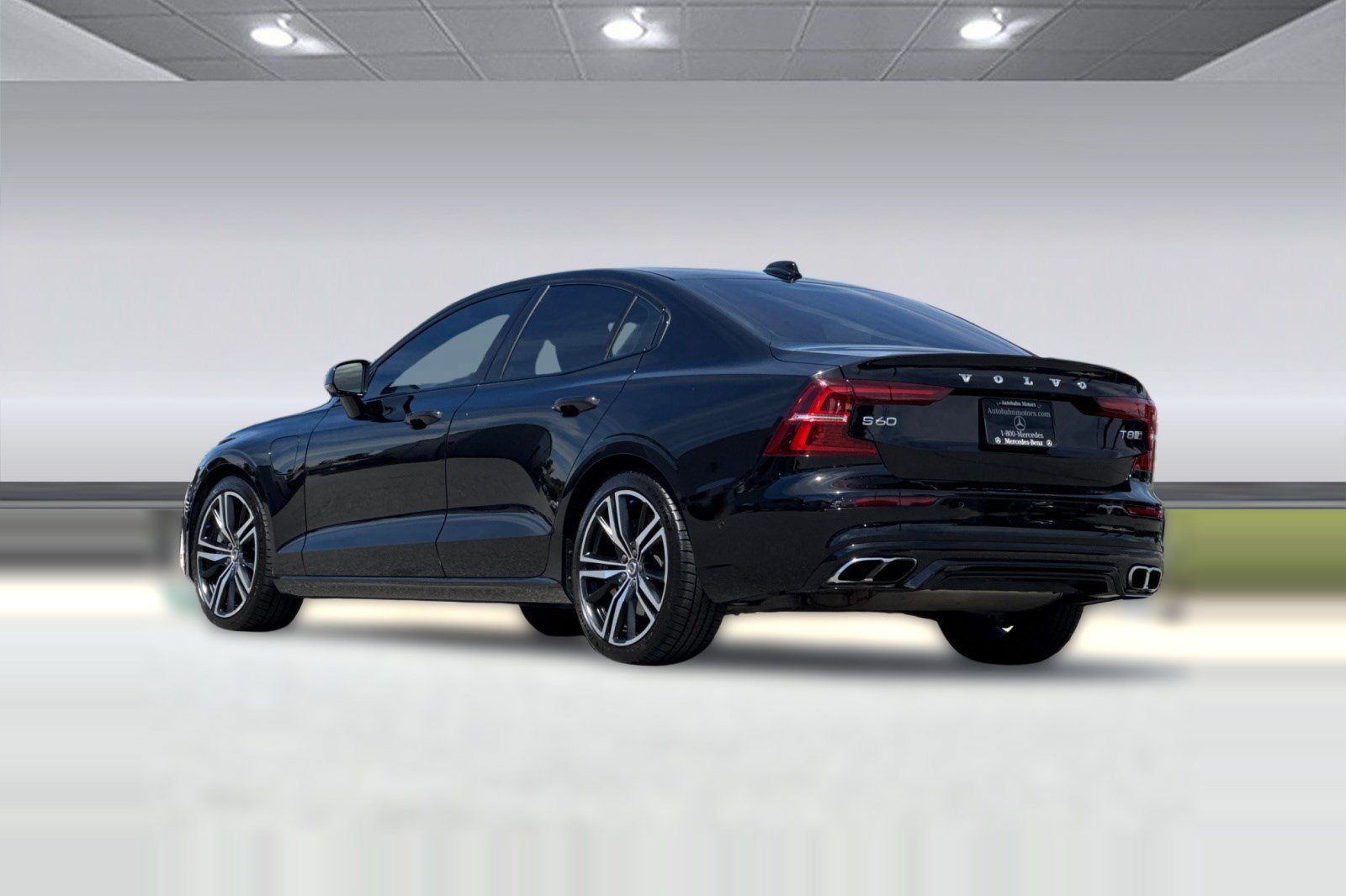 Used 2019 Volvo S60 T8 R-Design AWD/4WD image 3