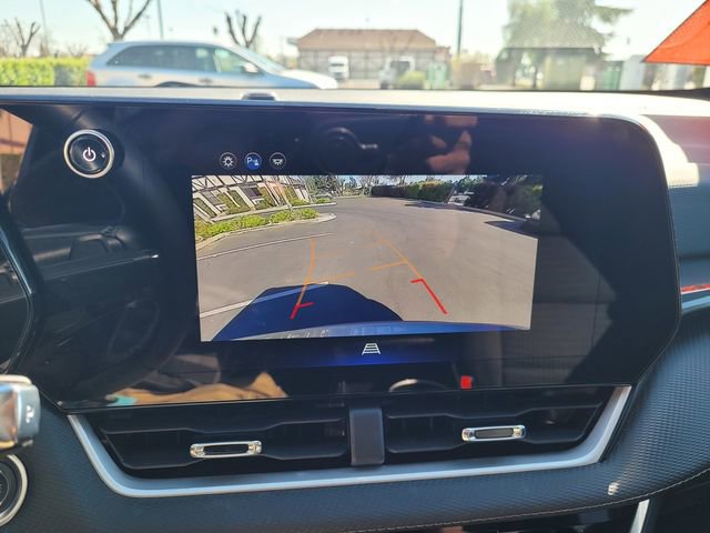 Used 2025 Chevrolet Equinox LT image 18