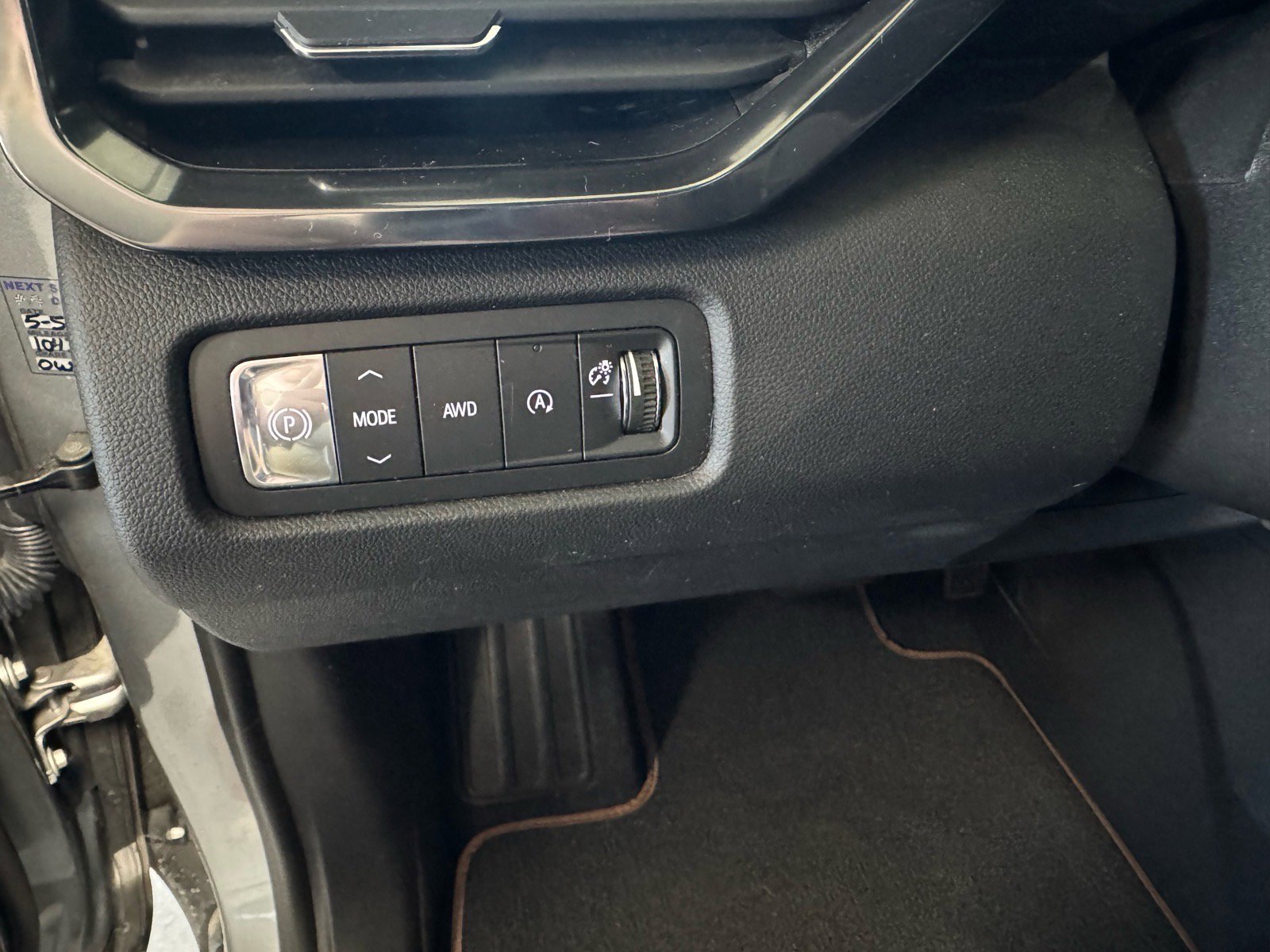 Used 2024 GMC Acadia AT4 w/ Super Cruise Package AWD/4WD image 17