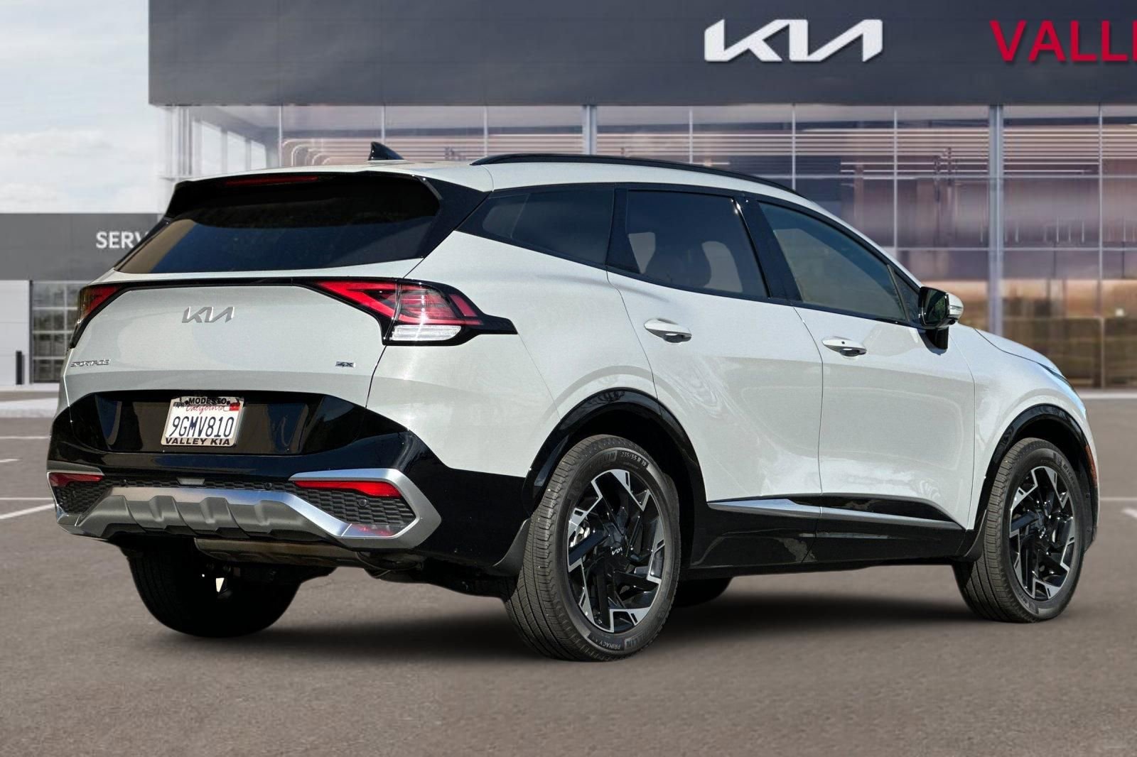 Certified 2023 Kia Sportage SX image 4