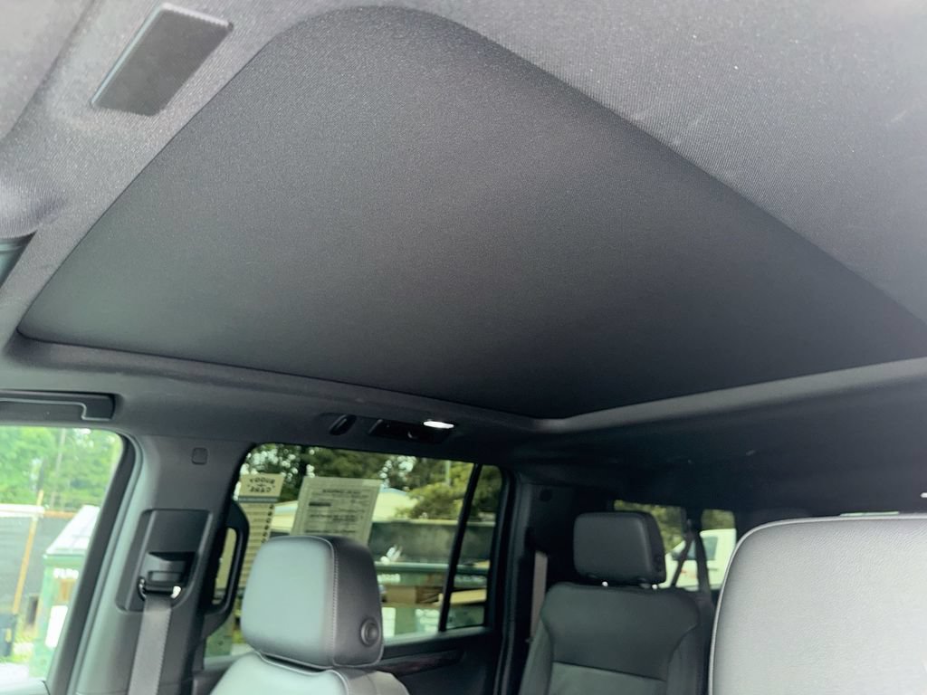 Used 2025 Chevrolet Suburban LT w/ Comfort Package RWD image 20
