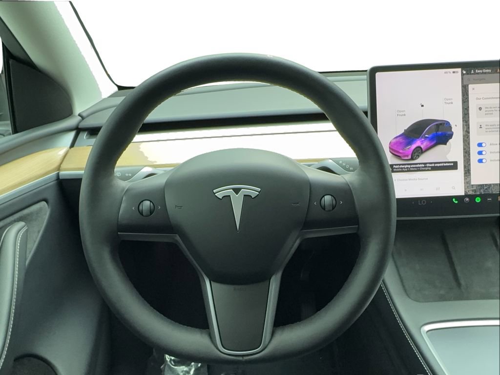 Used 2025 Tesla Model Y Long Range AWD/4WD image 35