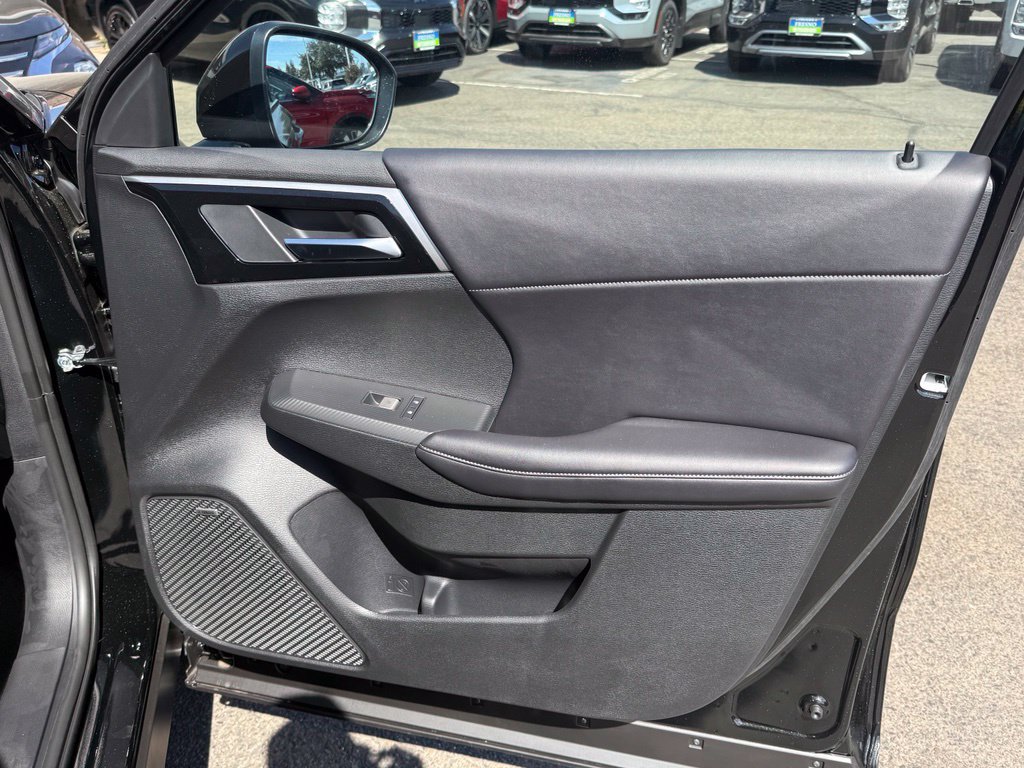 New 2026 Mitsubishi Outlander LE FWD image 18