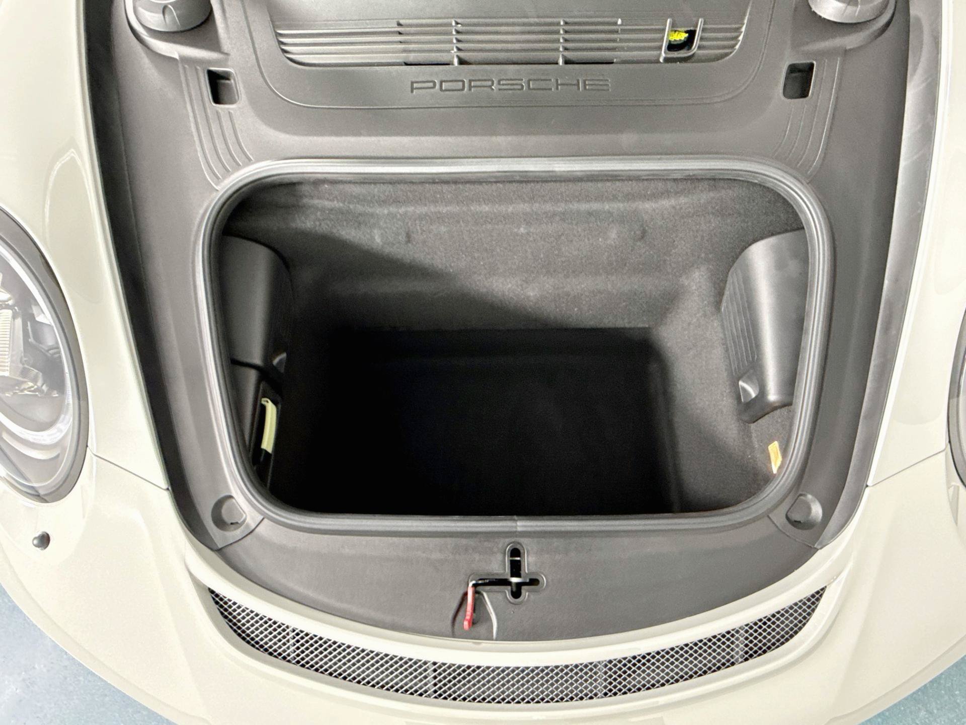 Used 2018 Porsche 911 GT3 RWD image 25