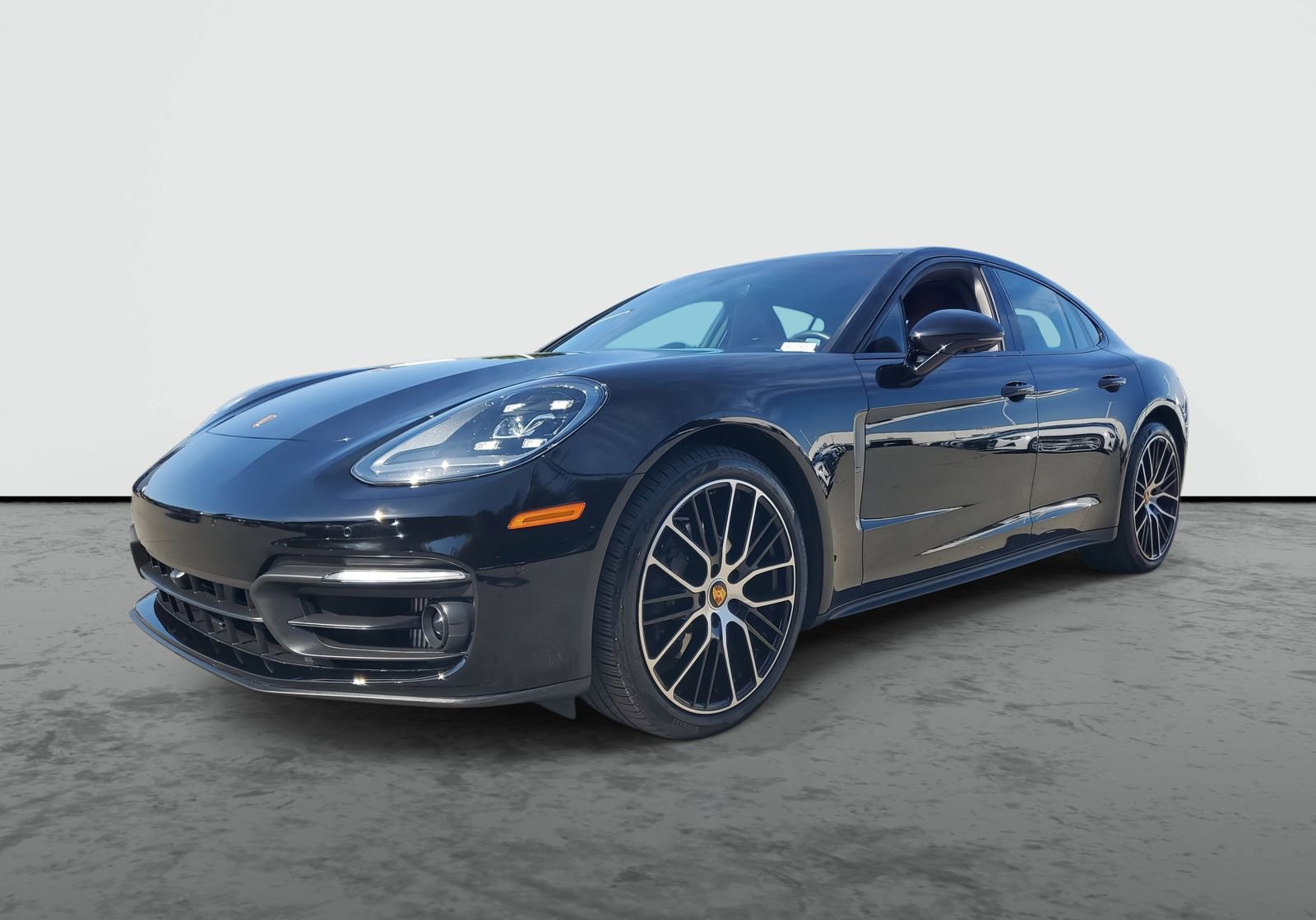 Used 2023 Porsche Panamera Platinum Edition image 2