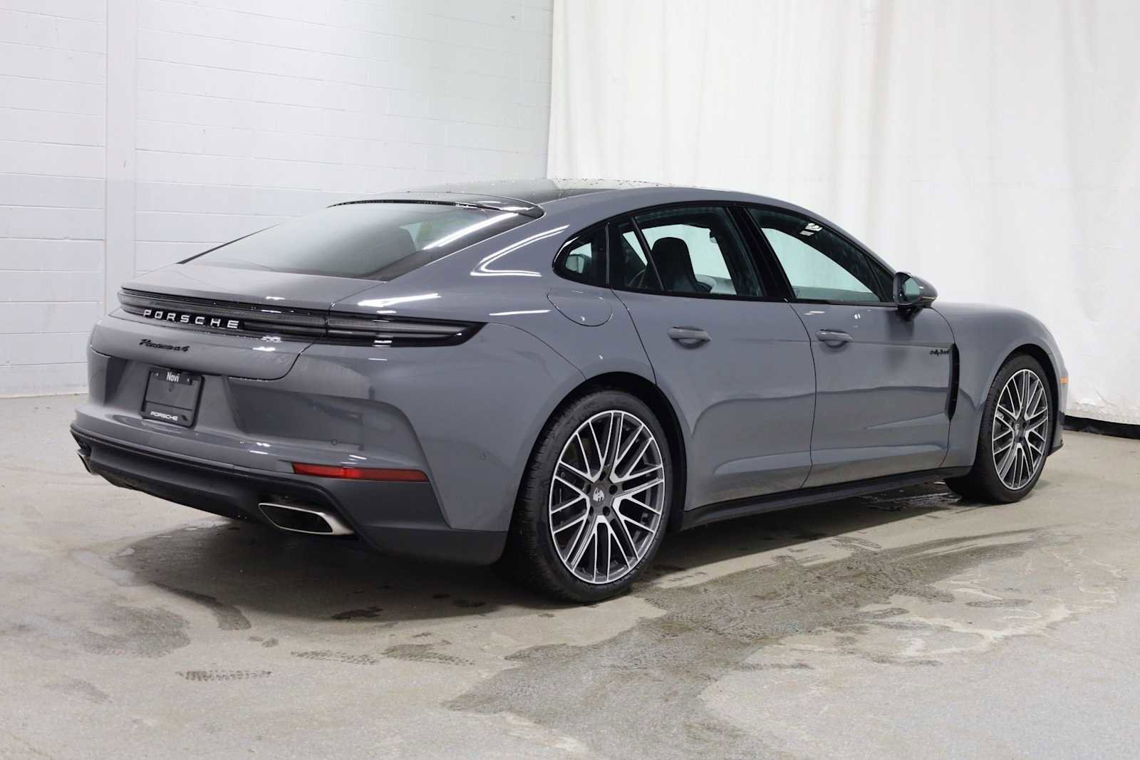 New 2026 Porsche Panamera 4 image 9