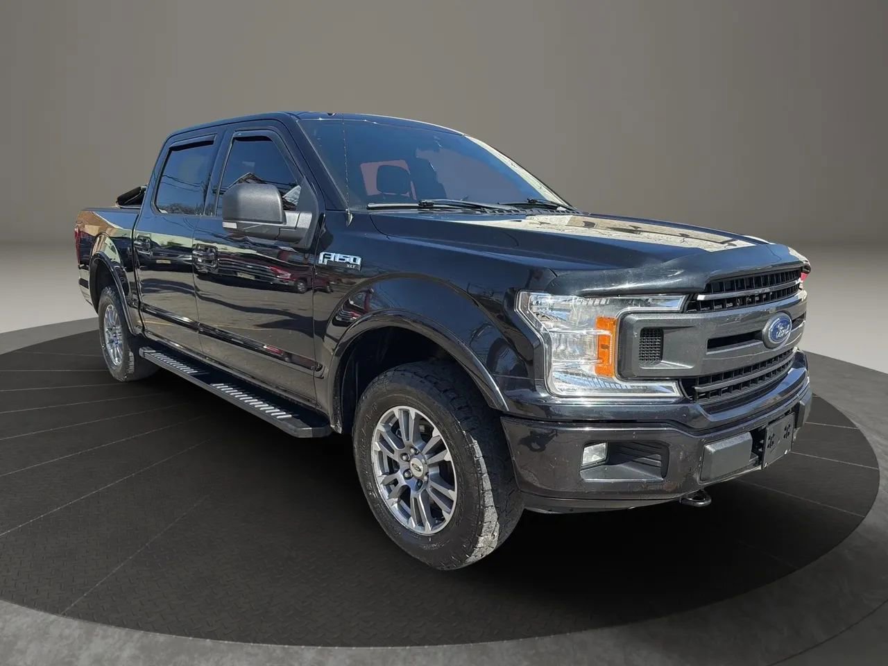 Used 2019 Ford F150 XLT w/ Equipment Group 302A Luxury image 3