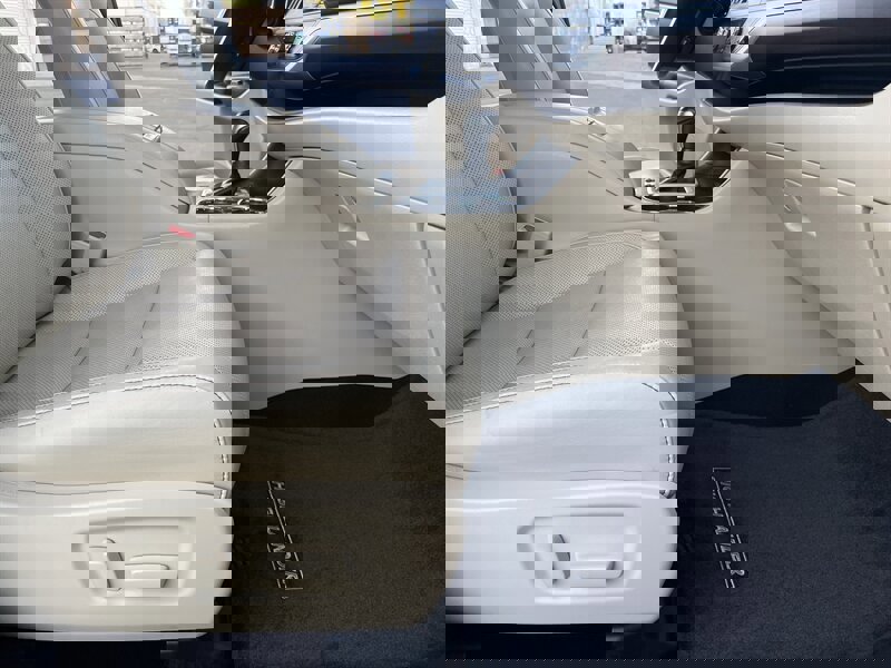 Used 2016 Toyota Highlander Limited image 52