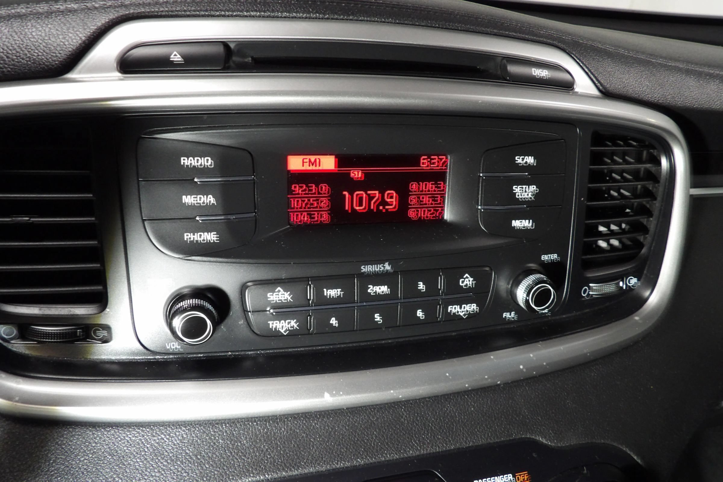 Used 2017 Kia Sorento L FWD image 14