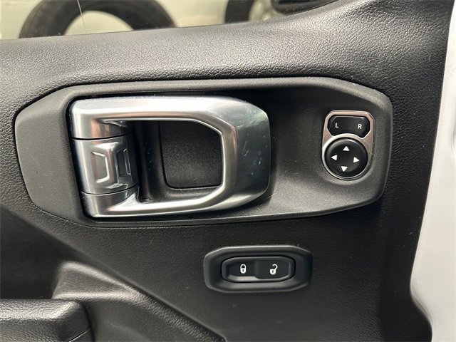 Used 2023 Jeep Gladiator Rubicon w/ Cold Weather Group image 17