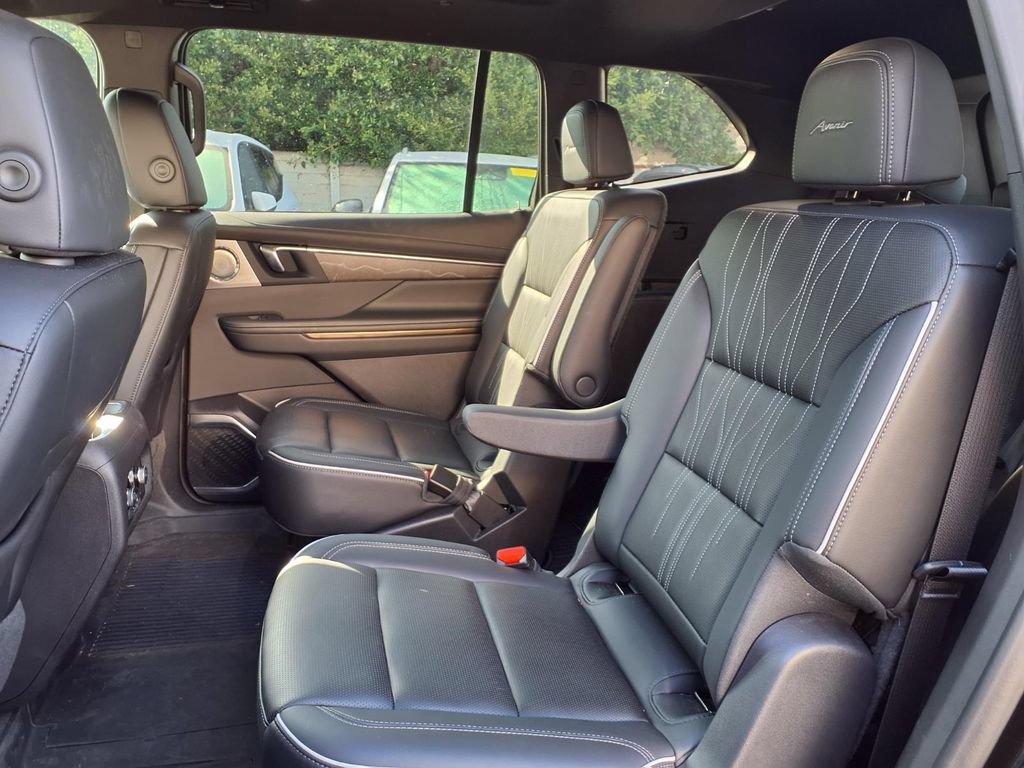 Certified 2025 Buick Enclave Avenir w/ Super Cruise Package AWD/4WD image 19