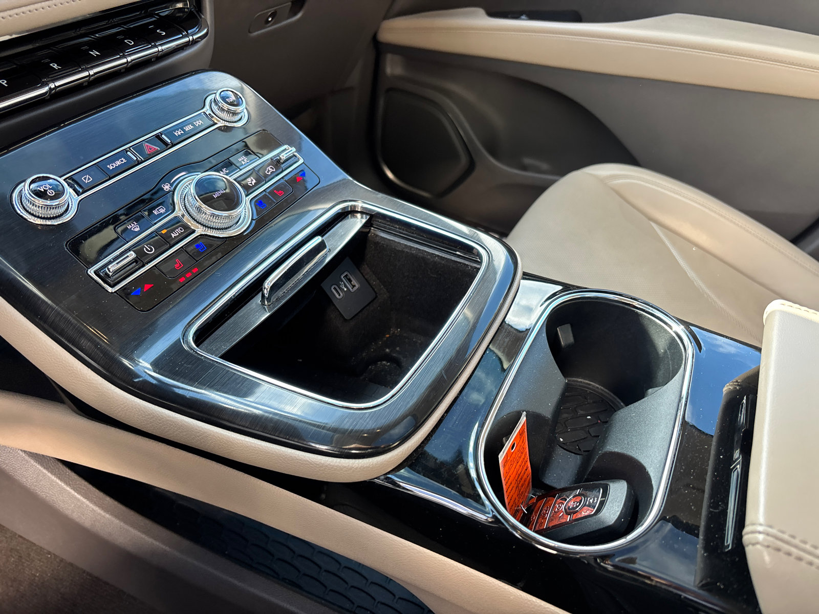 Certified 2022 Lincoln Nautilus Reserve w/ Cargo Utility Package image 23