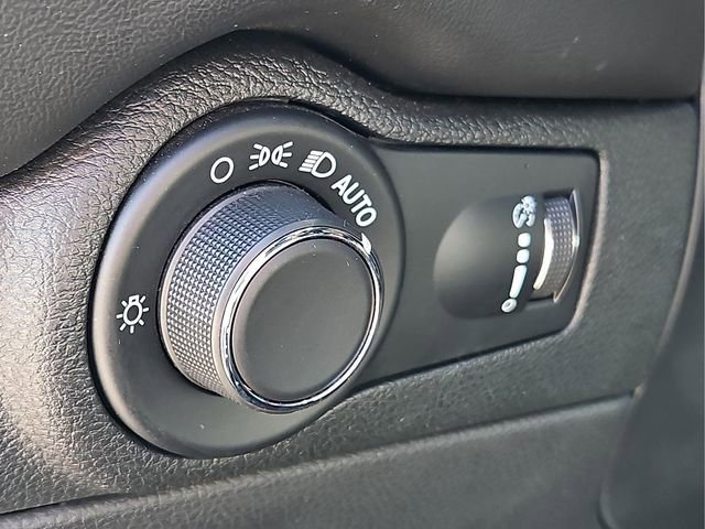 Used 2024 Dodge Durango GT image 23