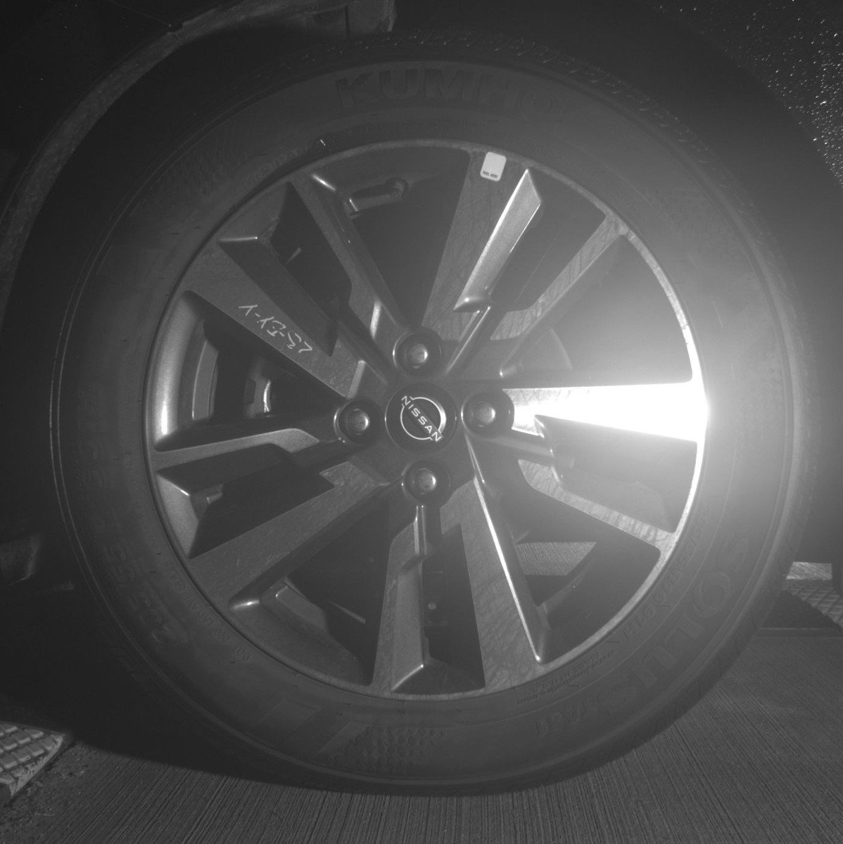 Used 2025 Nissan Versa SV image 12