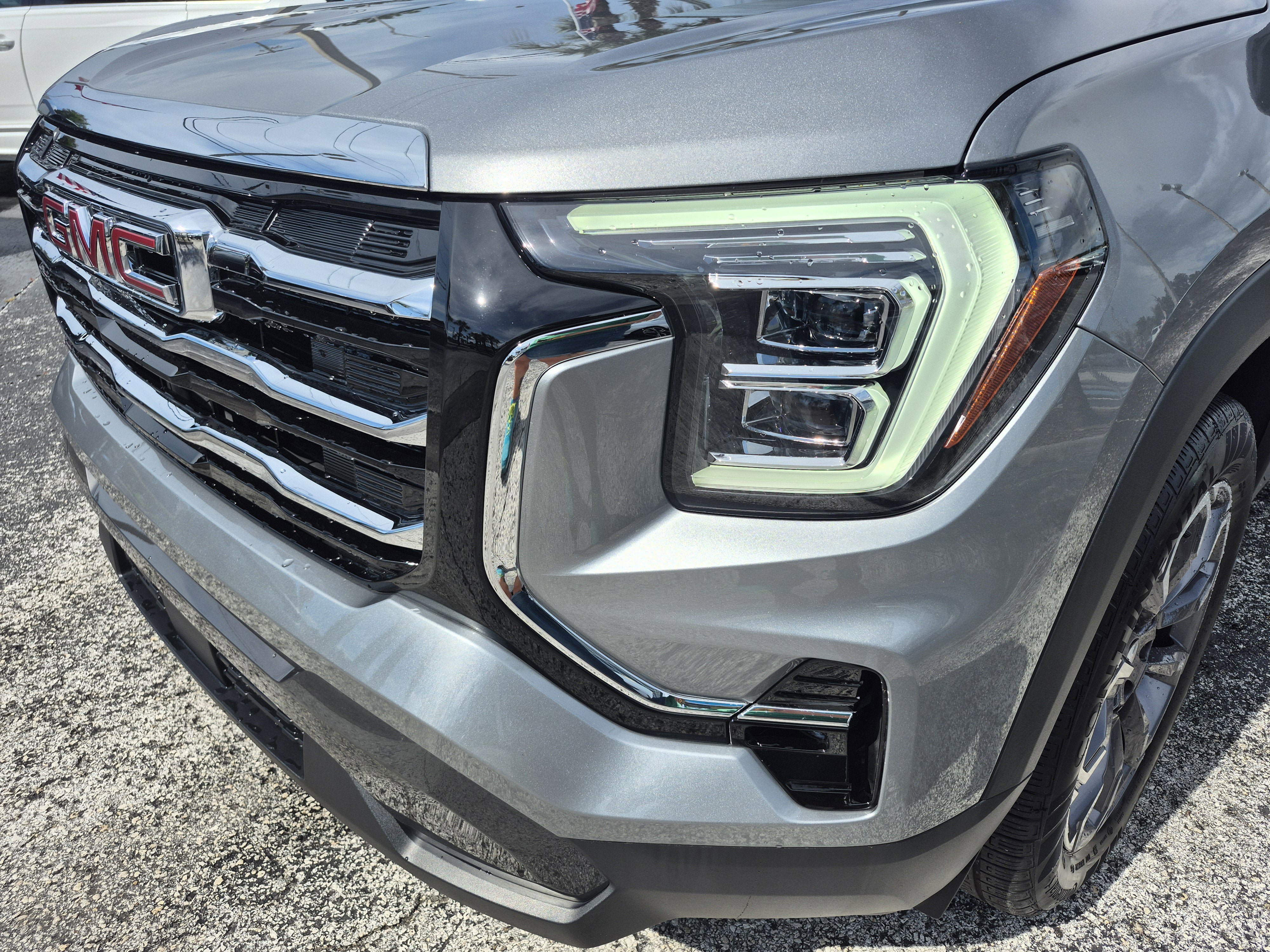 Used 2026 GMC Terrain Elevation w/ Elevation Premium Package FWD image 9