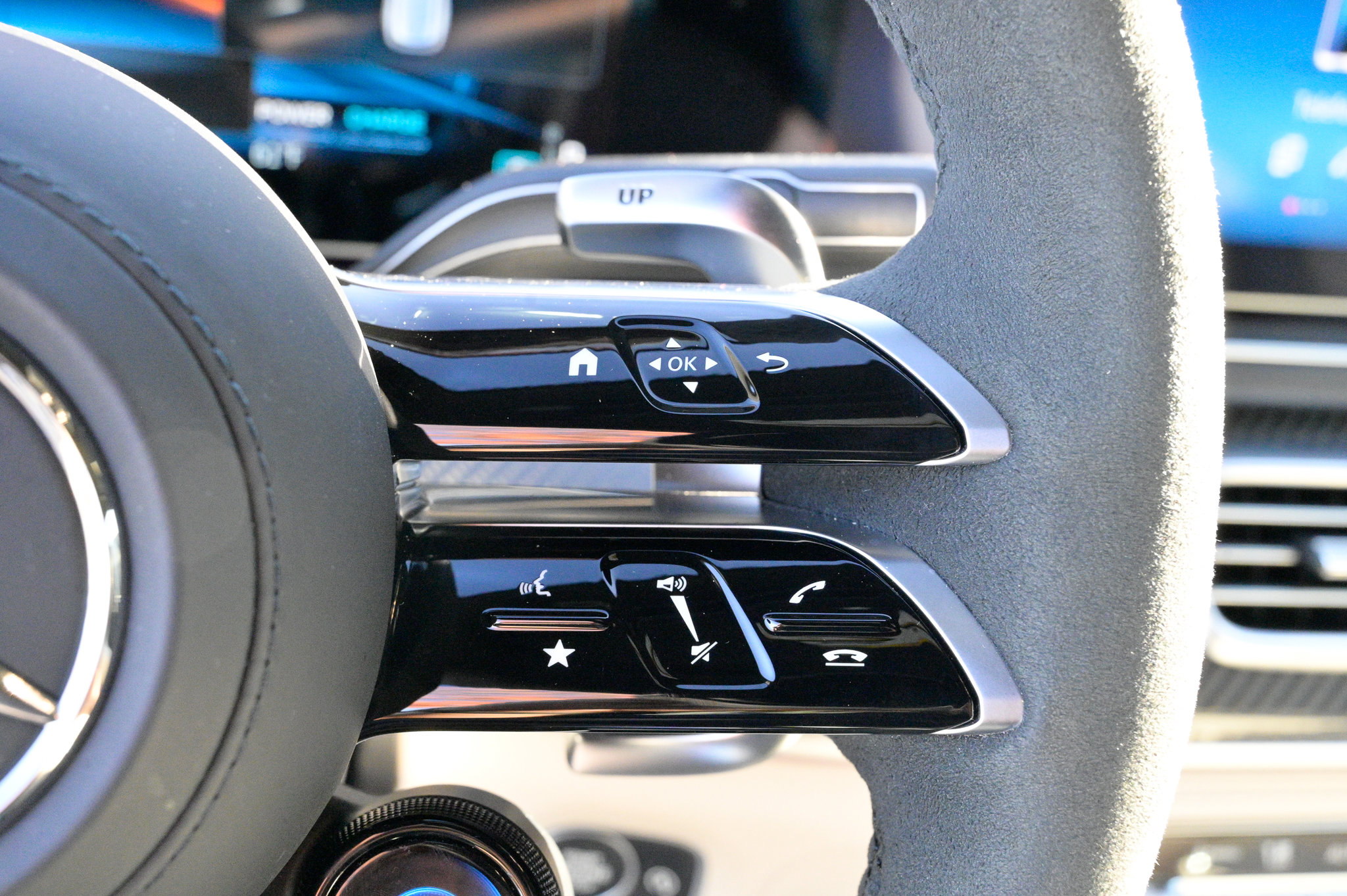 Used 2025 Mercedes-Benz GLS 63 AMG 4MATIC image 22