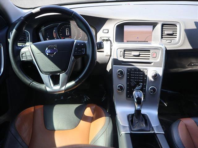 Used 2018 Volvo V60 T5 Cross Country w/ Convenience Package image 23