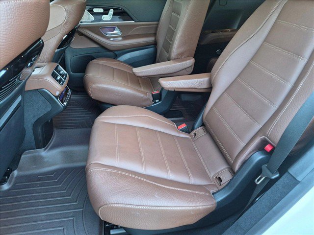 Used 2024 Mercedes-Benz GLS 580 4MATIC image 16