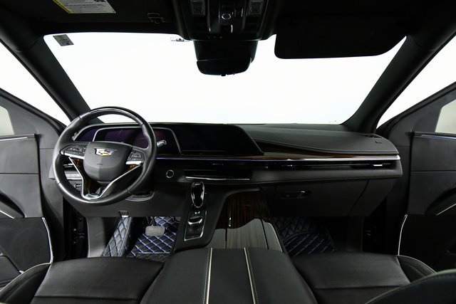 Used 2024 Cadillac Escalade ESV Premium Luxury w/ Performance Package image 25