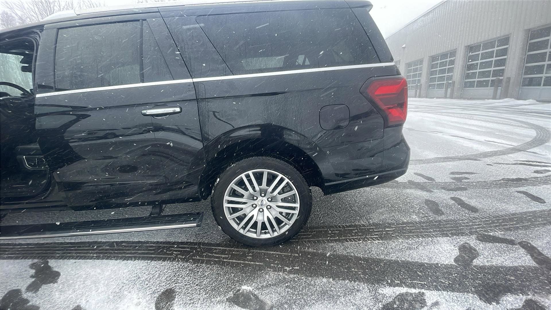 Used 2023 Ford Expedition Max Platinum image 25