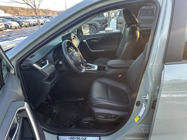Used 2023 Toyota RAV4 XLE Premium image 9