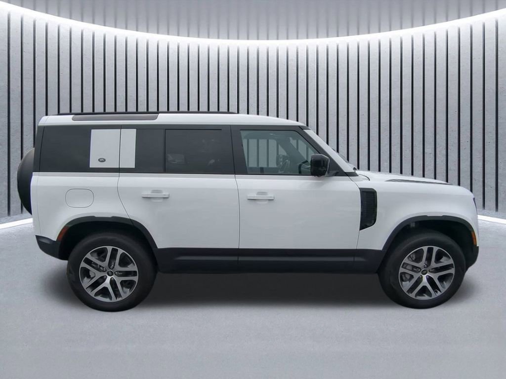 Used 2024 Land Rover Defender 110 S image 4