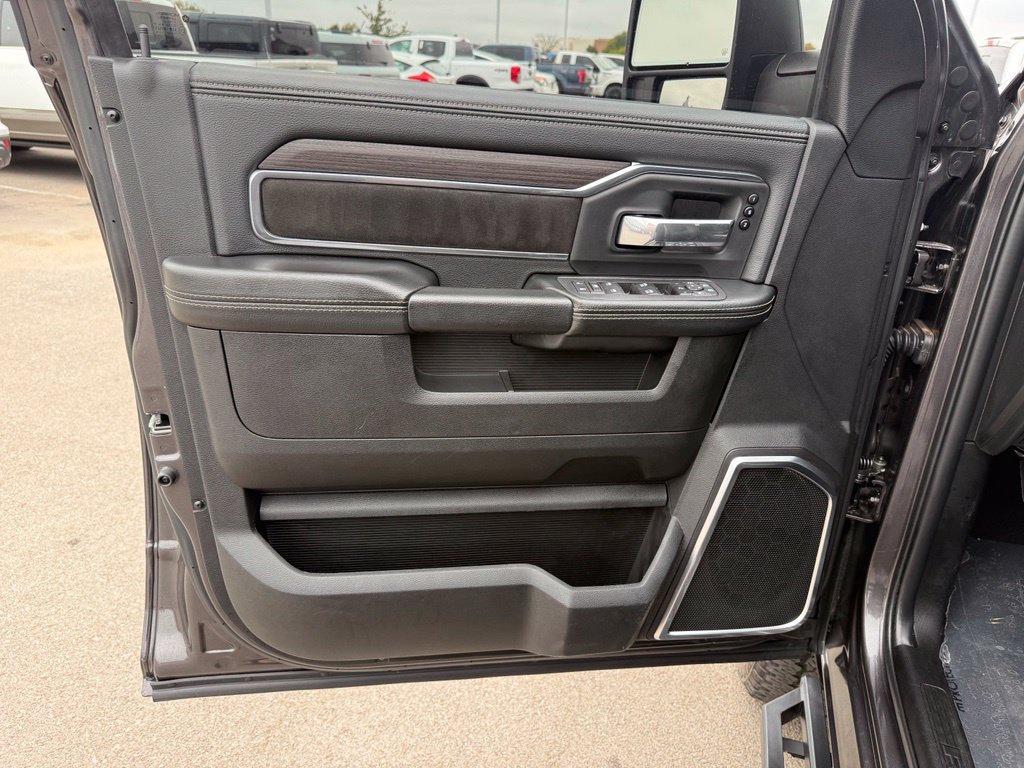 Used 2025 RAM 2500 Laramie w/ Night Edition AWD/4WD image 11