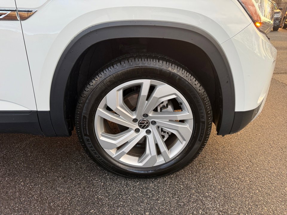 Used 2021 Volkswagen Atlas Cross Sport SEL image 29