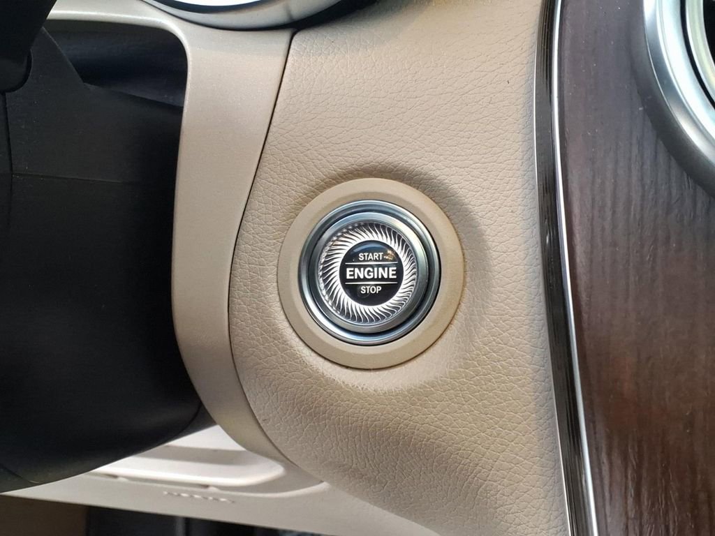 Used 2020 Mercedes-Benz GLC 300 GLC 300 image 14