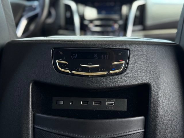 Used 2020 Cadillac Escalade Platinum AWD/4WD image 19