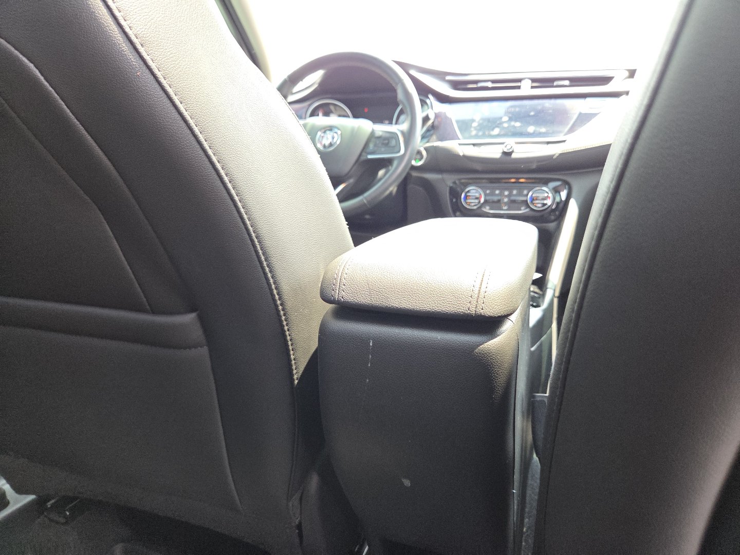 Used 2022 Buick Encore GX Essence w/ Experience Buick Package FWD image 23