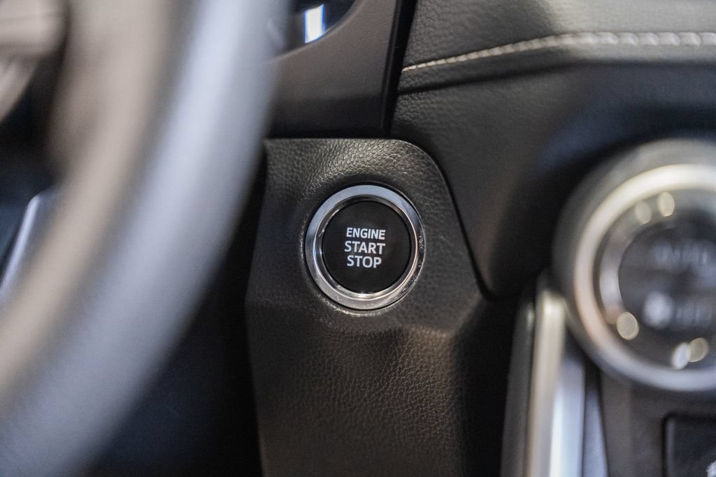 Used 2025 Toyota RAV4 XLE AWD/4WD image 24