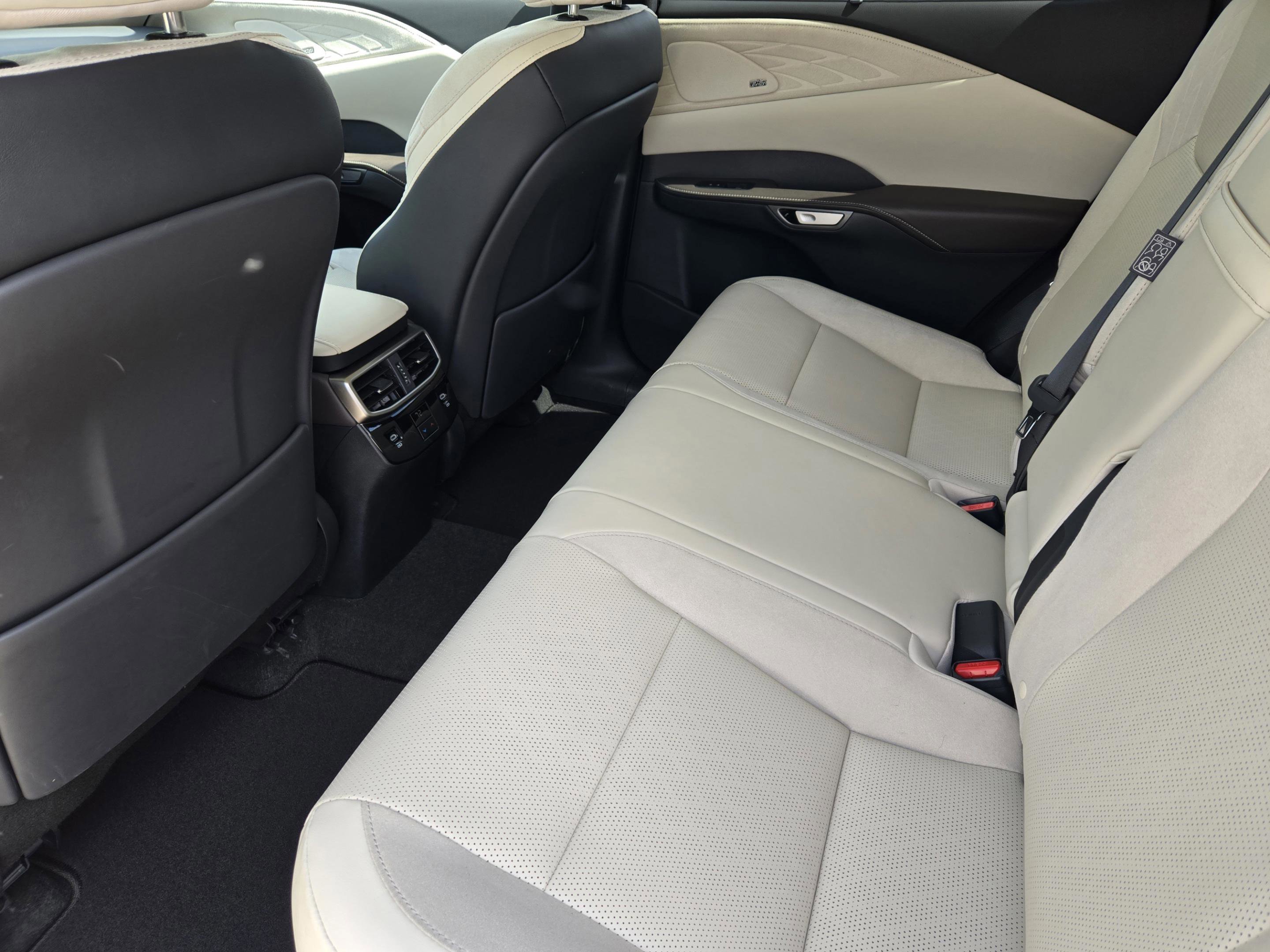 Used 2023 Lexus RX 350 FWD w/ Accessory Package image 18