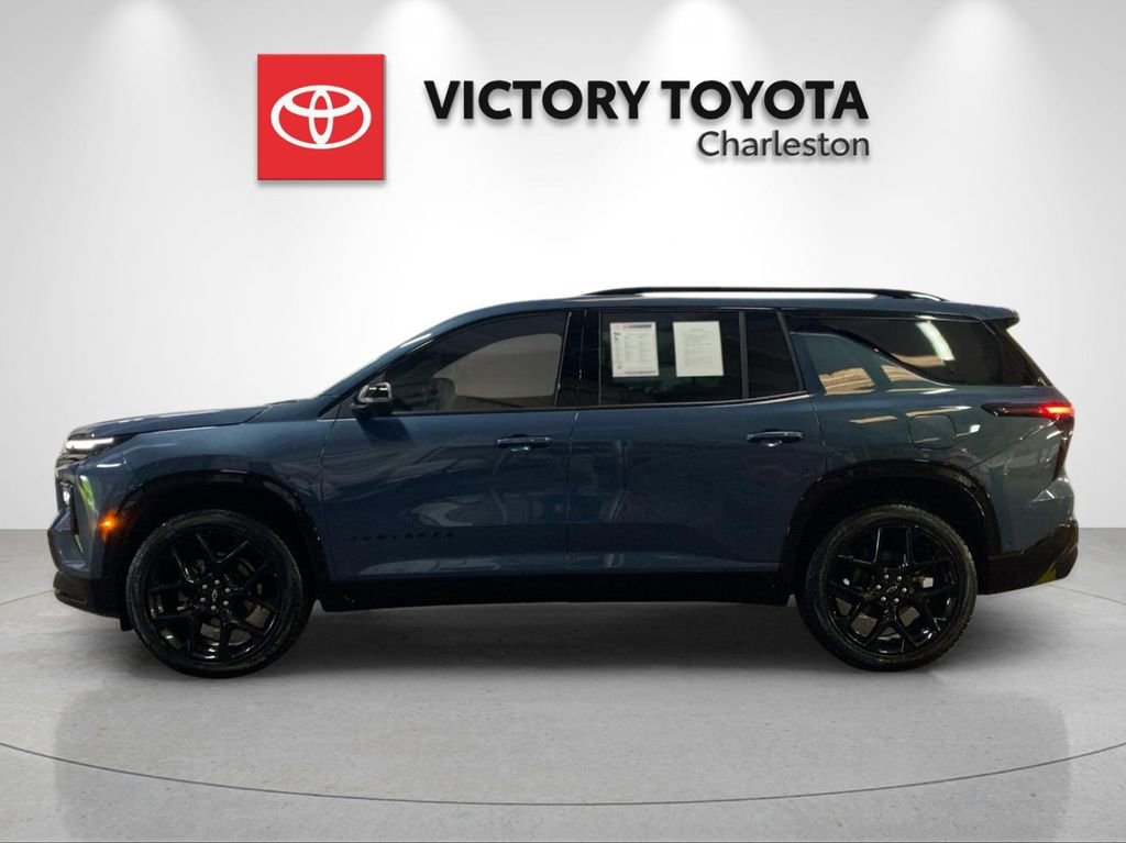 Used 2026 Chevrolet Traverse RS w/ LPO, Floor Liner Package AWD/4WD image 2