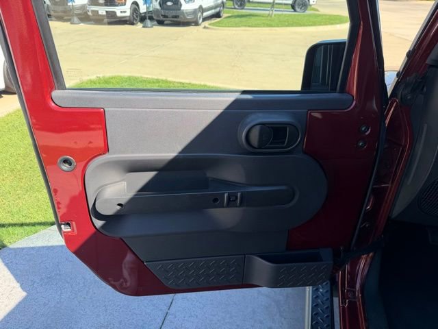 Used 2010 Jeep Wrangler Unlimited Sport image 7