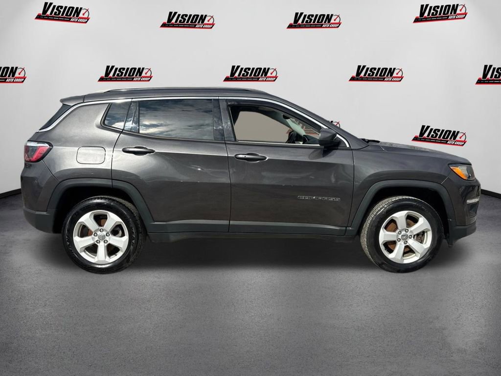 Used 2021 Jeep Compass Latitude w/ Convenience Group AWD/4WD image 4