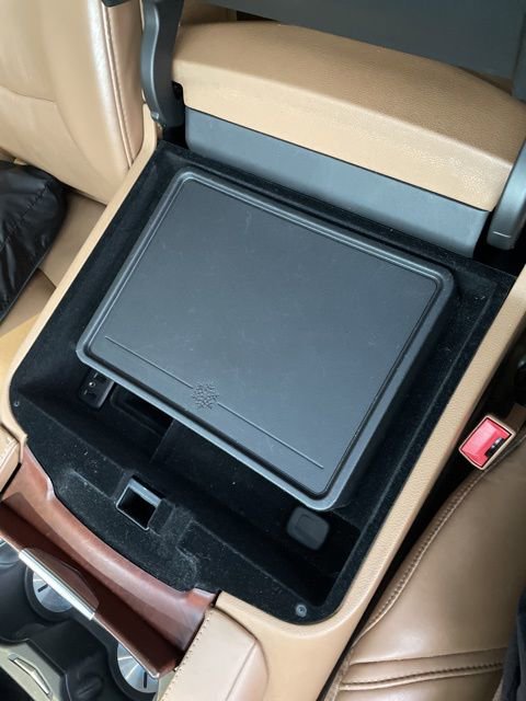 Used 2016 Cadillac Escalade Platinum image 28