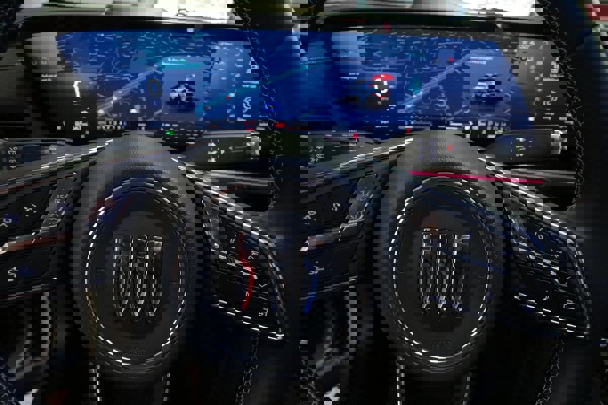 Used 2025 Buick Envision Sport Touring image 10