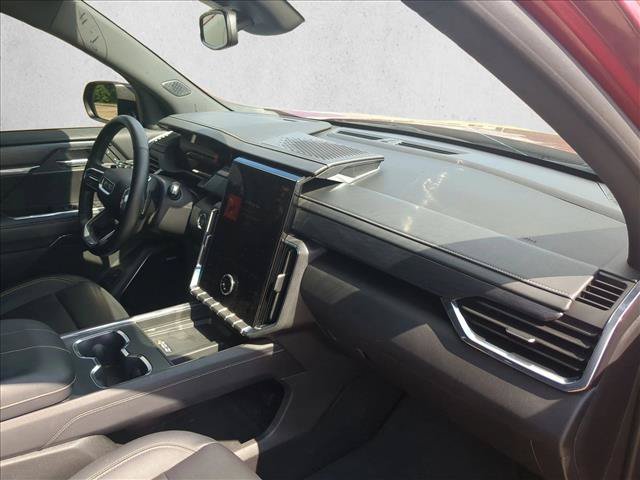 Used 2025 GMC Acadia Elevation w/ Elevation Premium Package FWD image 19