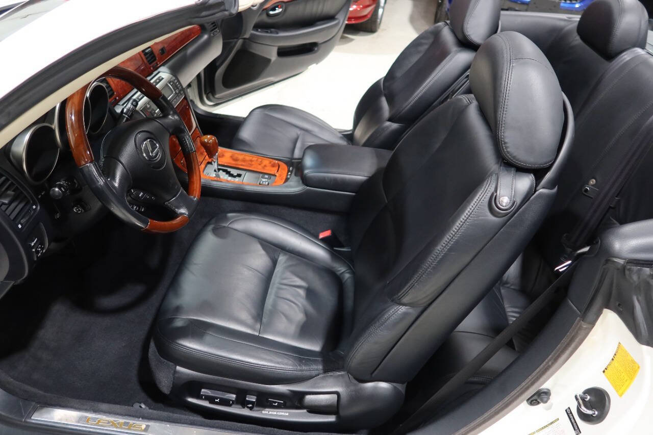 Used 2005 Lexus SC 430 Convertible RWD image 19