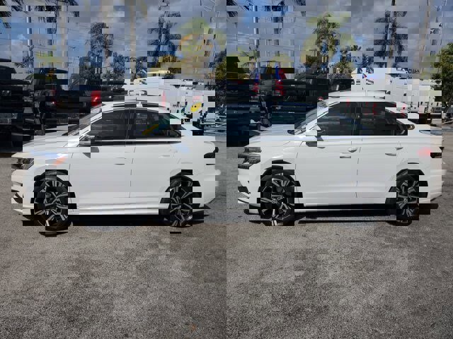 Used 2021 Volkswagen Passat 2.0T SE image 4