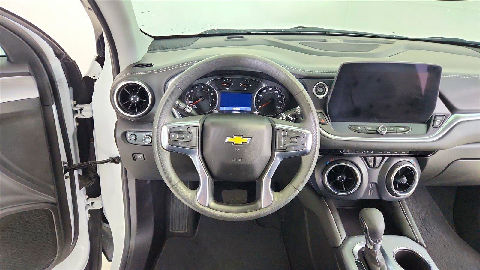 Used 2023 Chevrolet Blazer LT image 28