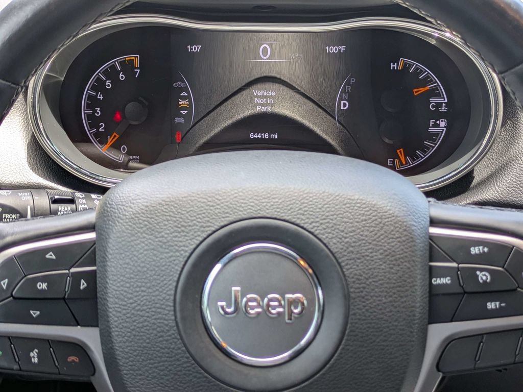 Used 2019 Jeep Grand Cherokee Altitude RWD image 27