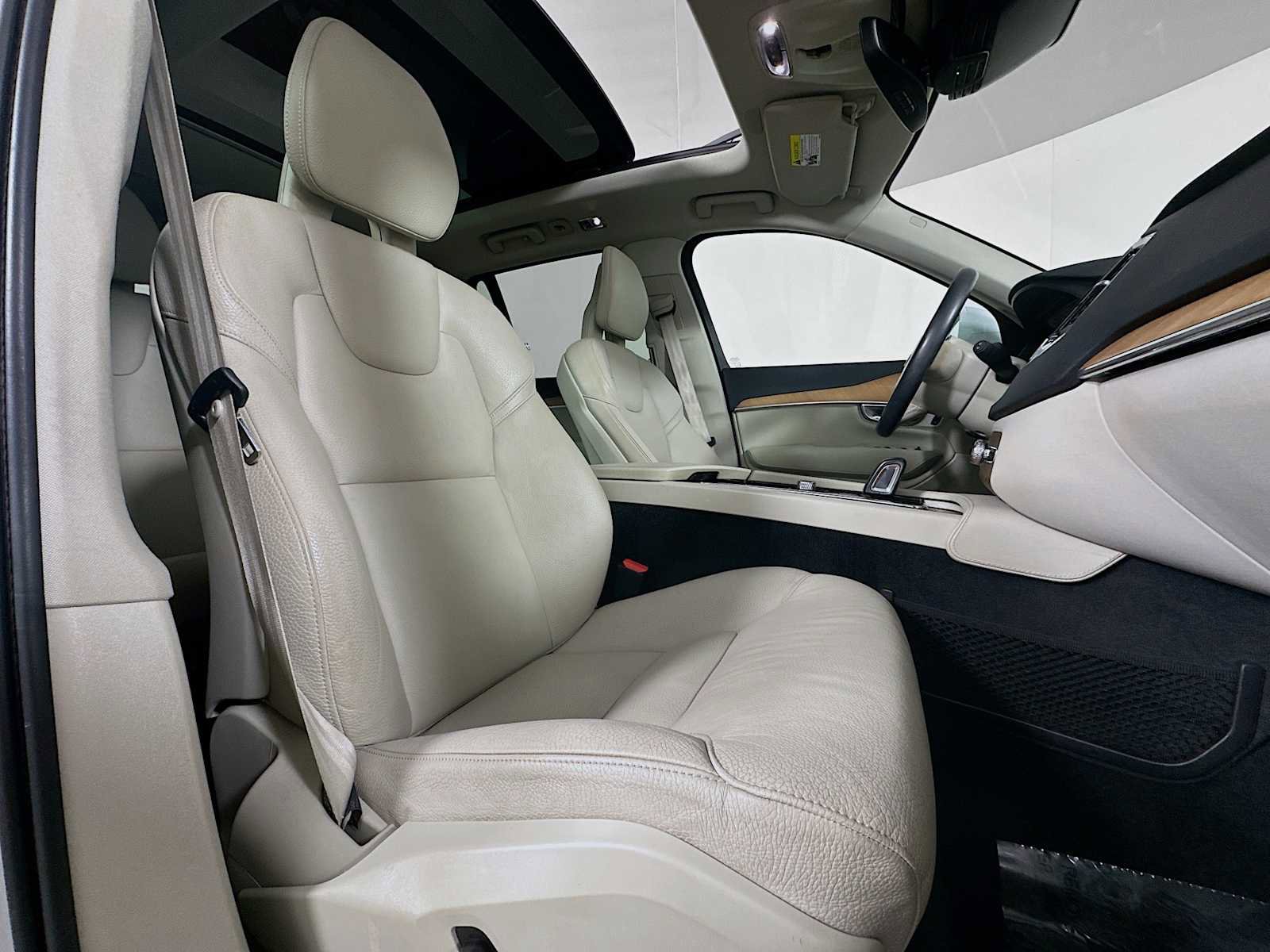 Certified 2021 Volvo XC90 T8 Inscription Expression w/ Advanced Package image 28