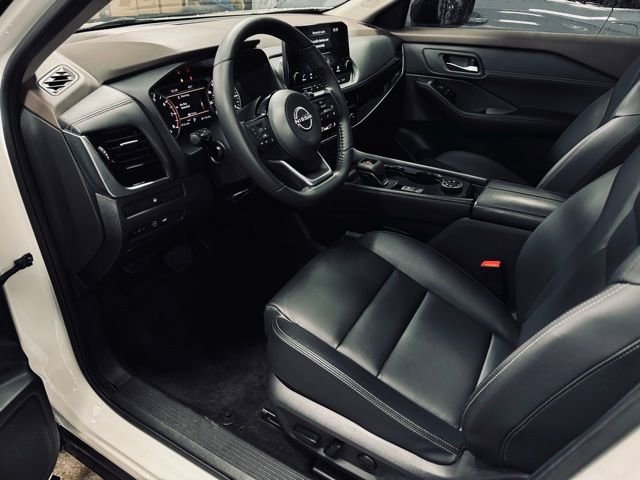 Used 2023 Nissan Rogue SL w/ SL Premium Package image 20