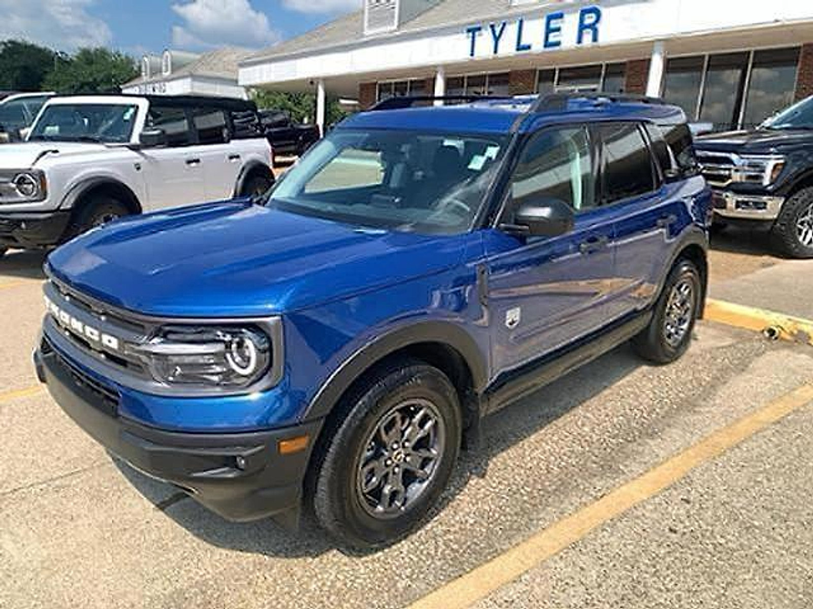 Used 2024 Ford Bronco Sport Big Bend w/ Convenience Package AWD/4WD image 2