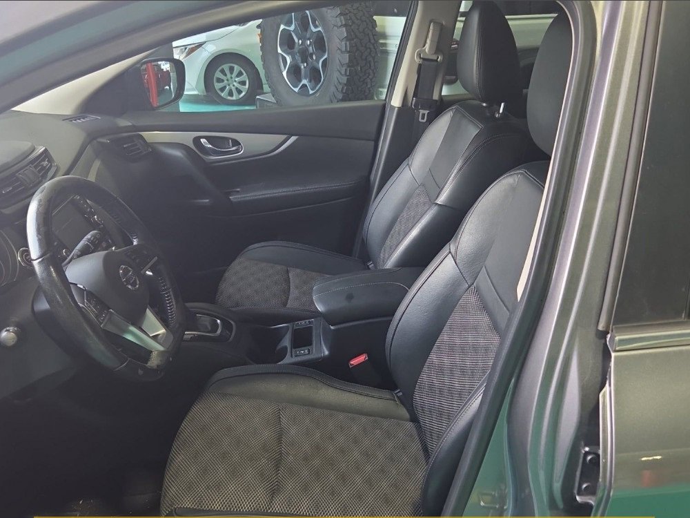 Used 2020 Nissan Rogue Sport SV w/ Technology Package image 24