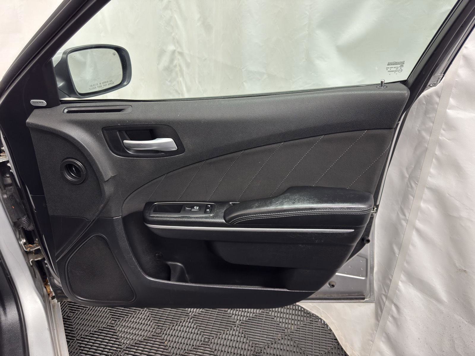 Used 2019 Dodge Charger SXT image 37